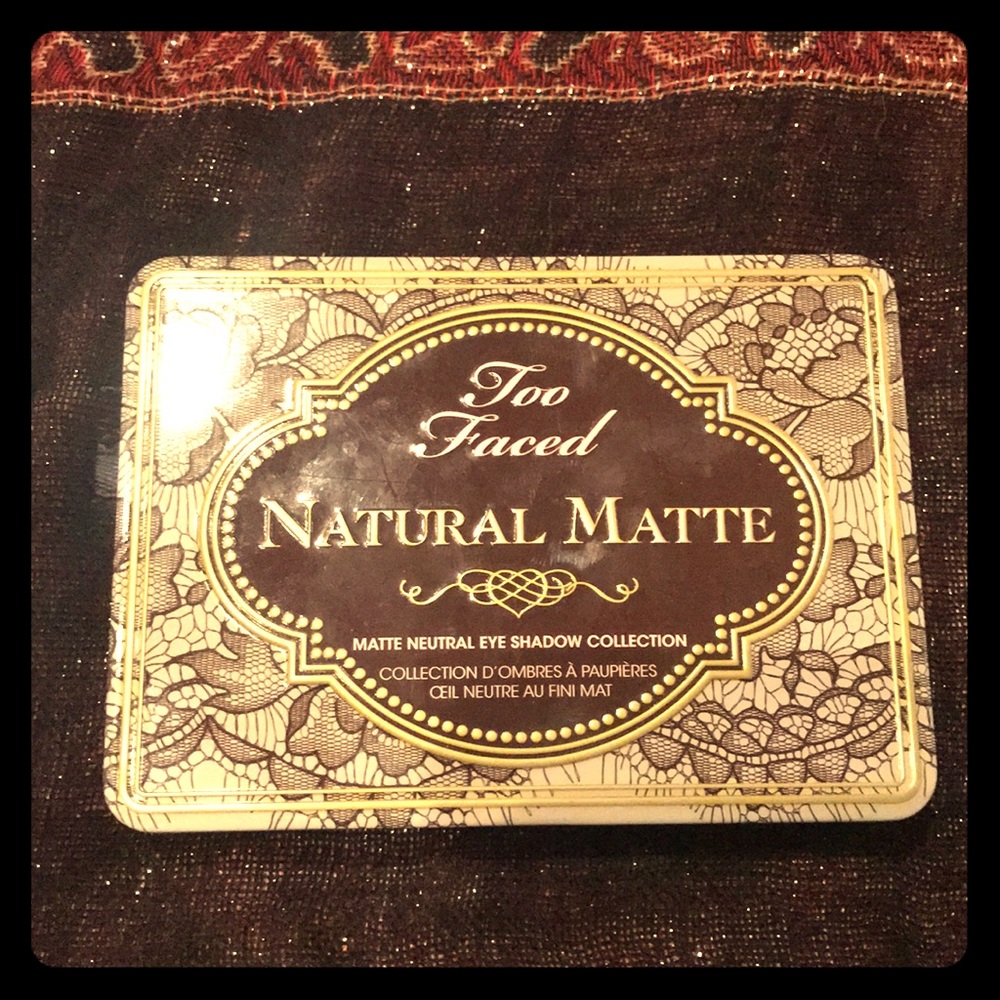 Two faced natural matte pallete